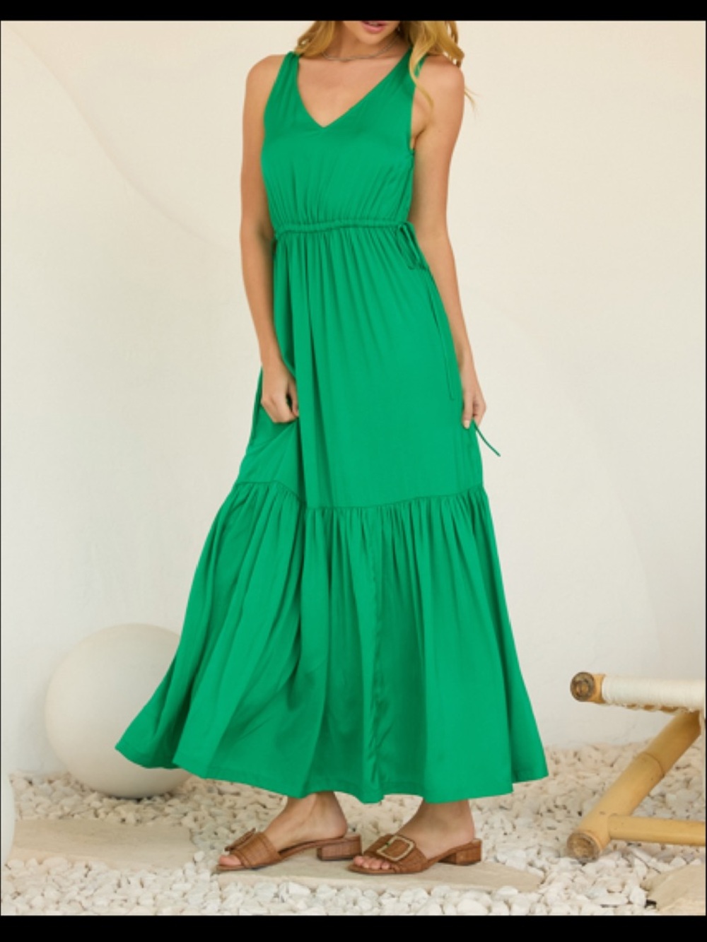 New with tags. Skies are Blue dress. Kelly green. V neck. Tiered. Side ties
